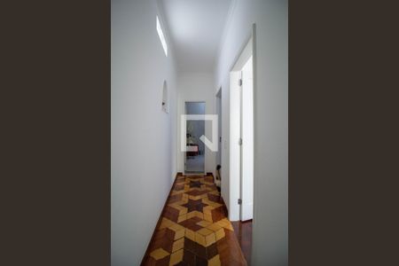 Casa para alugar com 100m², 2 quartos e sem vaga Casa para alugar com 100m², 2 quartos e sem vagaCorredor Banheiro e Quartos