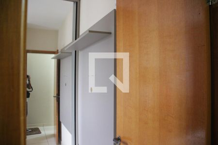 Quarto 2 de apartamento para alugar com 2 quartos, 52m² em Tubalina, Uberlândia