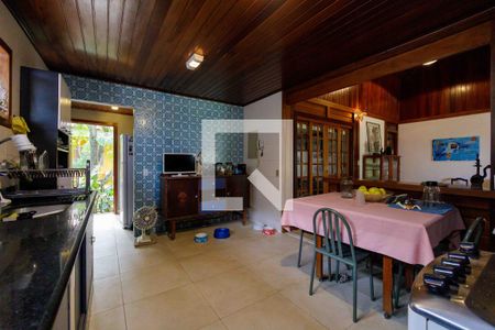 Casa de condomínio à venda com 160m², 4 quartos e 2 vagasCozinha