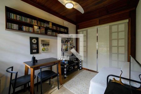 Casa de condomínio à venda com 160m², 4 quartos e 2 vagasQuarto 2