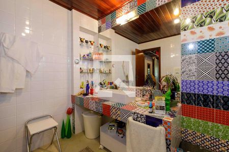 Casa de condomínio à venda com 160m², 4 quartos e 2 vagasBanheiro Suite 1