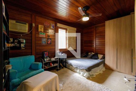 Casa de condomínio à venda com 160m², 4 quartos e 2 vagasSuíte 2