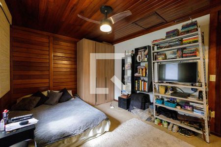 Casa de condomínio à venda com 160m², 4 quartos e 2 vagasSuíte 2