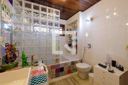 Casa de condomínio à venda com 160m², 4 quartos e 2 vagasBanheiro Suite 1