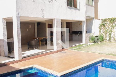 Casa à venda com 371m², 3 quartos e 5 vagasÁrea comum - Piscina