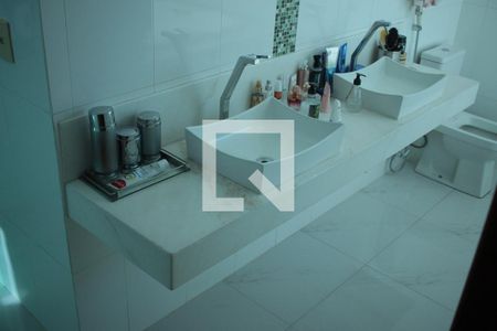 Casa à venda com 371m², 3 quartos e 5 vagasBanheiro