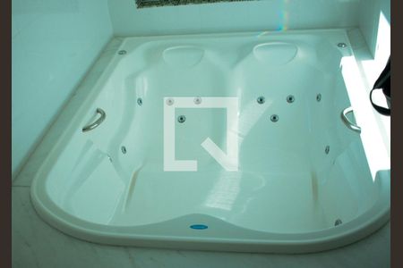 Casa à venda com 371m², 3 quartos e 5 vagasBanheiro