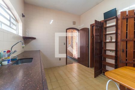 Casa para alugar com 450m², 4 quartos e 7 vagasCozinha