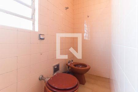 Casa para alugar com 450m², 4 quartos e 7 vagasBanheiro da Suíte 