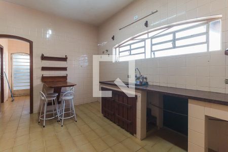 Casa para alugar com 450m², 4 quartos e 7 vagasCozinha