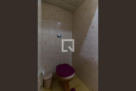 Casa para alugar com 450m², 4 quartos e 7 vagasBanheiro de Serviço