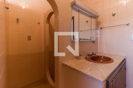 Casa para alugar com 450m², 4 quartos e 7 vagasBanheiro da Suíte 