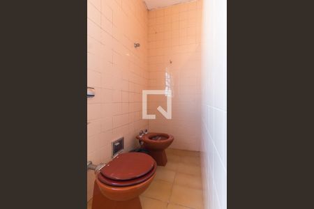 Casa para alugar com 450m², 4 quartos e 7 vagasBanheiro da Suíte 