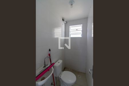 Banheiro de casa para alugar com 1 quarto, 31m² em Jardim Alfredo, São Paulo