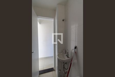 Banheiro de casa para alugar com 1 quarto, 31m² em Jardim Alfredo, São Paulo