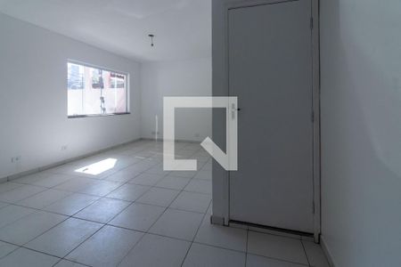 Sala / Lavabo de casa para alugar com 2 quartos, 85m² em Jardim Gilda Maria, São Paulo