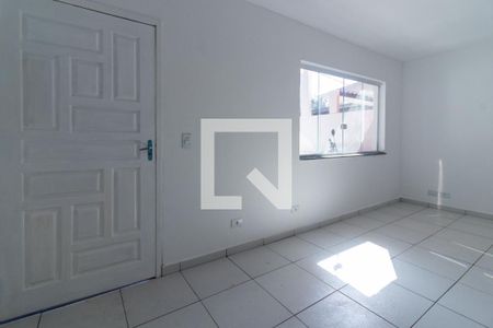 Sala de casa para alugar com 2 quartos, 85m² em Jardim Gilda Maria, São Paulo