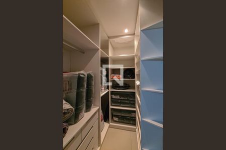 Apartamento à venda com 194m², 3 quartos e 2 vagasCloset do quarto