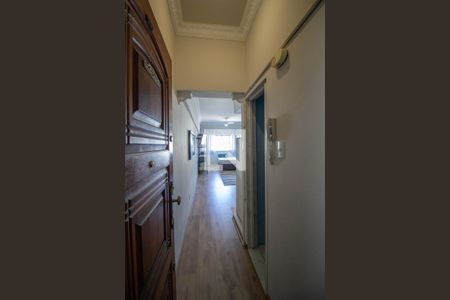 Hall de entrada de kitnet/studio para alugar com 1 quarto, 28m² em Centro, Rio de Janeiro