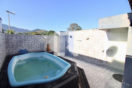 Piscina de casa à venda com 3 quartos, 202m² em Vargem Grande, Rio de Janeiro