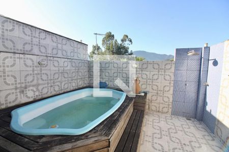 Piscina de casa à venda com 3 quartos, 202m² em Vargem Grande, Rio de Janeiro
