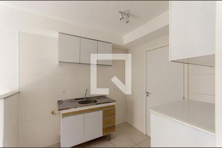 Cozinha de apartamento para alugar com 1 quarto, 28m² em Vila Palmeiras, São Paulo