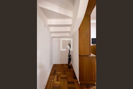 Corredor de casa à venda com 3 quartos, 156m² em Indianópolis, São Paulo