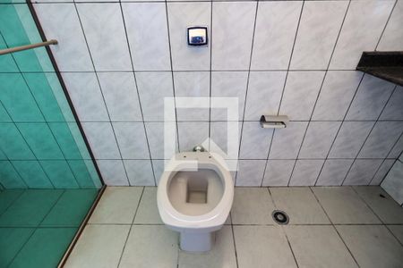 Casa de condomínio para alugar com 150m², 3 quartos e 4 vagasSuíte - banheiro - detalhes