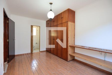 Casa de condomínio para alugar com 150m², 3 quartos e 4 vagasSuíte