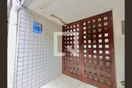 Apartamento à venda com 280m², 3 quartos e 1 vagaFachada com cartaz QA.