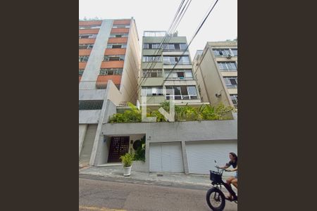 Apartamento à venda com 280m², 3 quartos e 1 vagaFachada com cartaz QA.