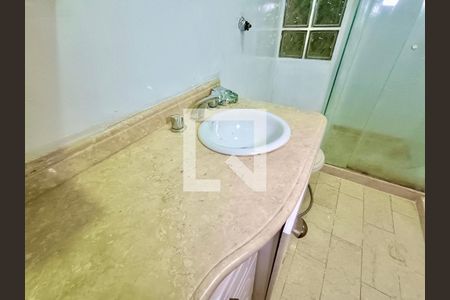 Apartamento à venda com 280m², 3 quartos e 1 vagaSuíte banheiro 