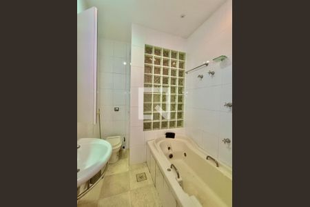 Apartamento à venda com 280m², 3 quartos e 1 vagaBanheiro social 