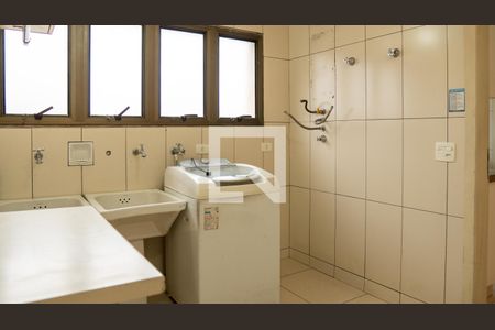 Apartamento para alugar com 270m², 4 quartos e 3 vagas Apartamento para alugar com 270m², 4 quartos e 3 vagasÁrea de Serviço