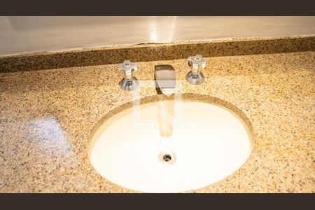 Apartamento para alugar com 270m², 4 quartos e 3 vagas Apartamento para alugar com 270m², 4 quartos e 3 vagasBanheiro da Suíte 2