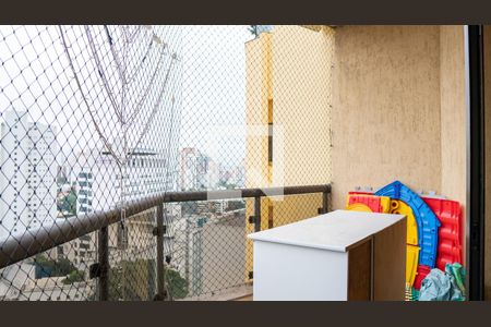 Apartamento para alugar com 270m², 4 quartos e 3 vagas Apartamento para alugar com 270m², 4 quartos e 3 vagasVaranda 2