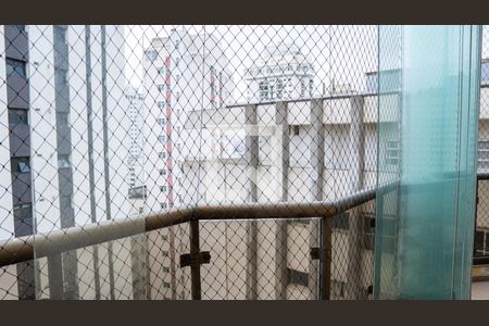 Apartamento para alugar com 270m², 4 quartos e 3 vagas Apartamento para alugar com 270m², 4 quartos e 3 vagasVaranda