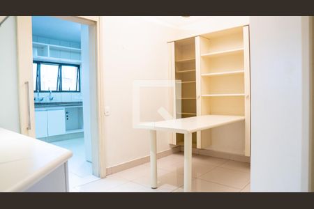 Apartamento para alugar com 270m², 4 quartos e 3 vagas Apartamento para alugar com 270m², 4 quartos e 3 vagasCozinha