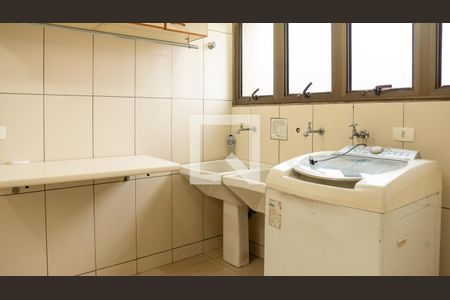 Apartamento para alugar com 270m², 4 quartos e 3 vagas Apartamento para alugar com 270m², 4 quartos e 3 vagasÁrea de Serviço