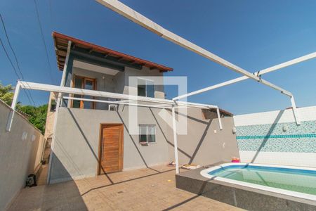 Casa à venda com 350m², 3 quartos e 3 vagasFachada