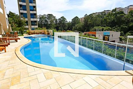 Apartamento à venda com 129m², 3 quartos e 2 vagas Apartamento à venda com 129m², 3 quartos e 2 vagasÁrea comum - Piscina