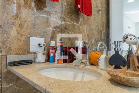 Apartamento à venda com 129m², 3 quartos e 2 vagas Apartamento à venda com 129m², 3 quartos e 2 vagasBanheiro da Suíte