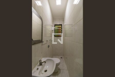 Casa à venda com 400m², 3 quartos e sem vagaBanheiro da Edícula- Casa 1