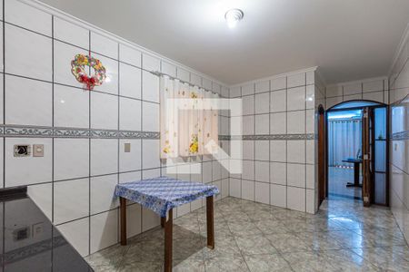 Casa à venda com 240m², 4 quartos e 2 vagas Casa à venda com 240m², 4 quartos e 2 vagasCozinha