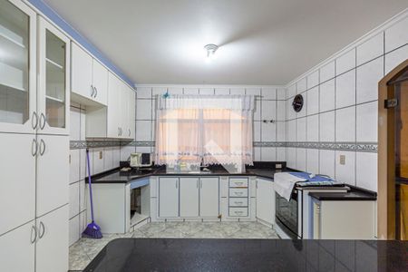 Casa à venda com 240m², 4 quartos e 2 vagas Casa à venda com 240m², 4 quartos e 2 vagasCozinha