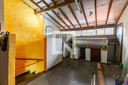 Casa à venda com 240m², 4 quartos e 2 vagas Casa à venda com 240m², 4 quartos e 2 vagasSótão