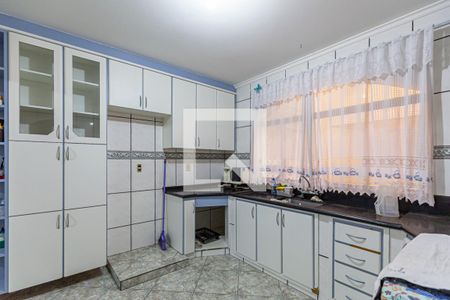 Casa à venda com 240m², 4 quartos e 2 vagas Casa à venda com 240m², 4 quartos e 2 vagasCozinha