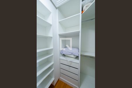Apartamento para alugar com 130m², 2 quartos e 3 vagasCloset