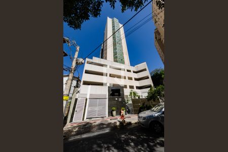 Apartamento para alugar com 130m², 2 quartos e 3 vagasFachada