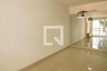 Apartamento à venda com 70m², 2 quartos e 1 vaga Apartamento à venda com 70m², 2 quartos e 1 vagaSala